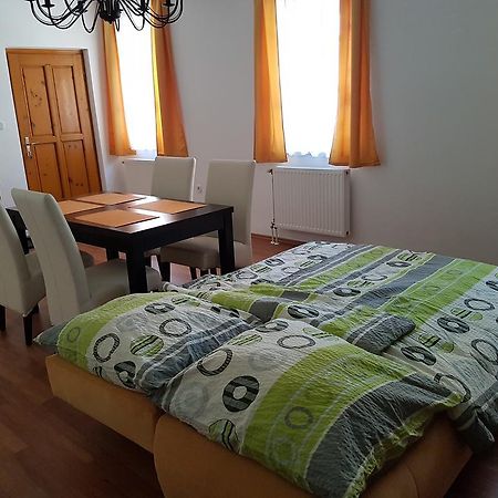 Apartman Kaszas Central Мошонмадьяровар Экстерьер фото