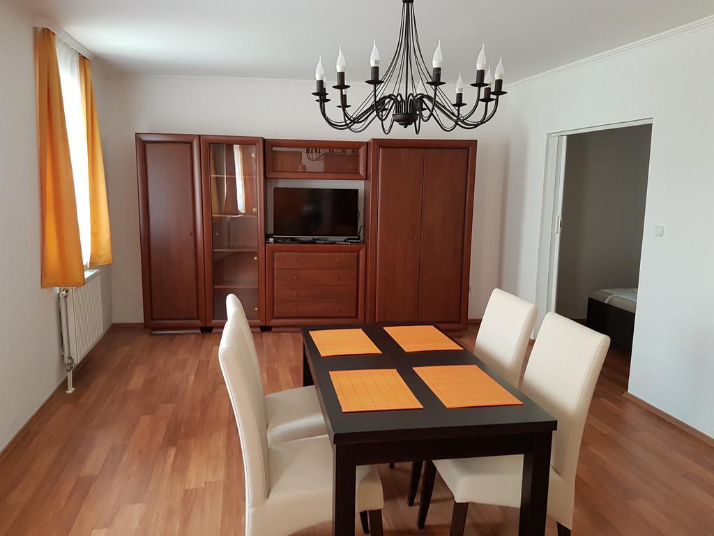 Apartman Kaszas Central Мошонмадьяровар Экстерьер фото