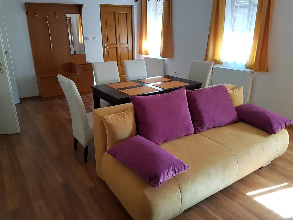 Apartman Kaszas Central Мошонмадьяровар Экстерьер фото